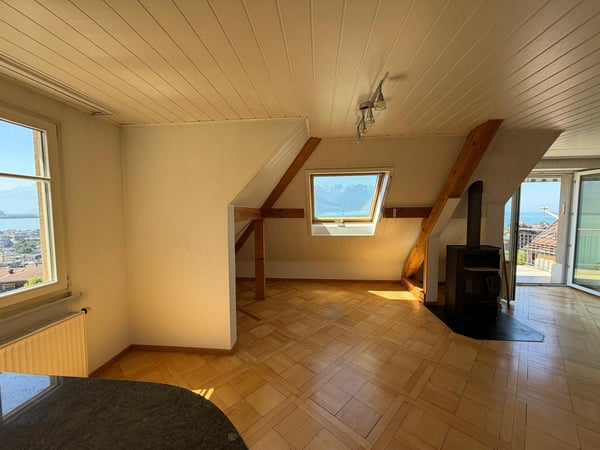 Charmant appartement de 2.5 pièces avec petit bureau et vue lac à Montreux 6