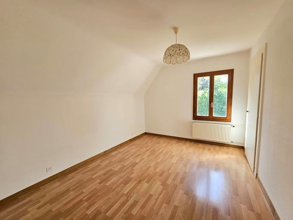 Charmante maison bifamiliale de 4.5 pièces à Nyon 4