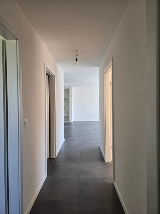 Logement 4,5 pièces au 1er étage de 100 m2, avec ascenseur 3