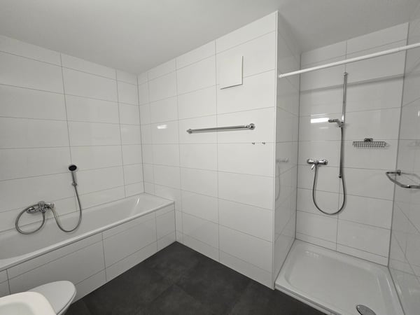 Logement 4,5 pièces au 1er étage de 100 m2, avec ascenseur 6