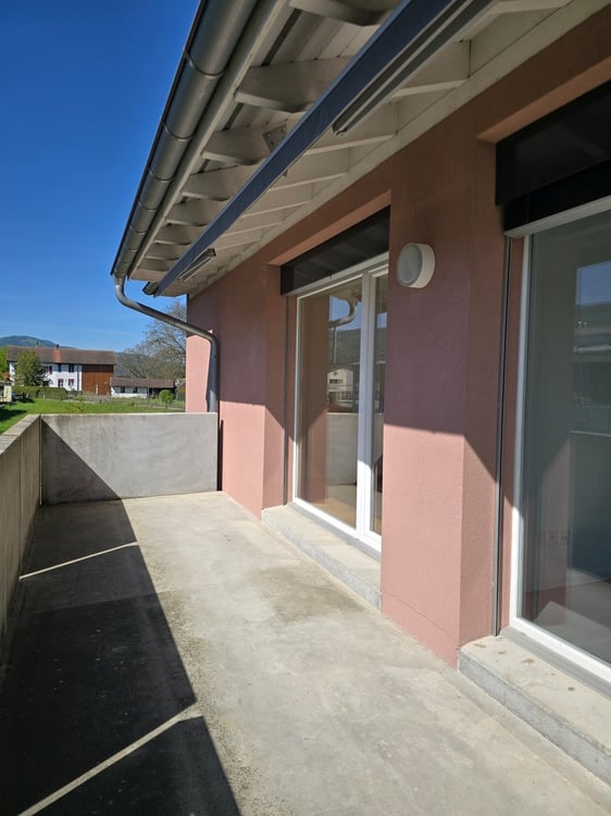 Logement 4,5 pièces au 1er étage de 100 m2, avec ascenseur 2
