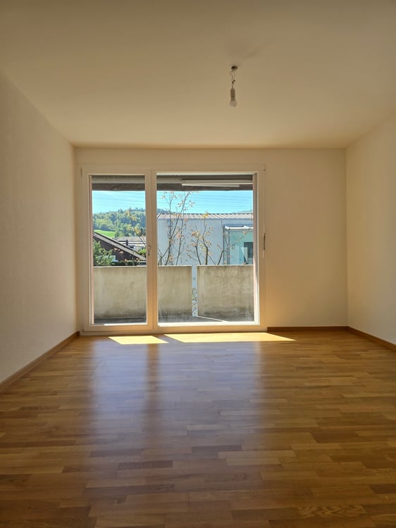Logement 4,5 pièces au 1er étage de 100 m2, avec ascenseur 4