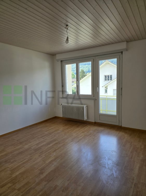 Attique de 13 m2 rénové au 2ème étage 2