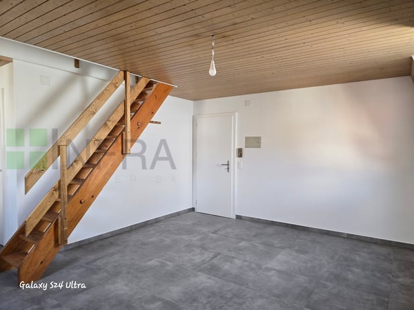 Studio de 52 m2 en attique Sans ascenseur 3