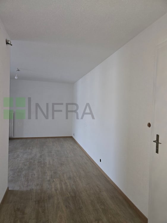 Studio rénové d'environ 35 m2 5