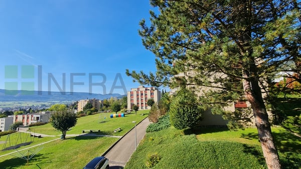 Beau 1.5 pces 17 m2 avec grand balcon 12