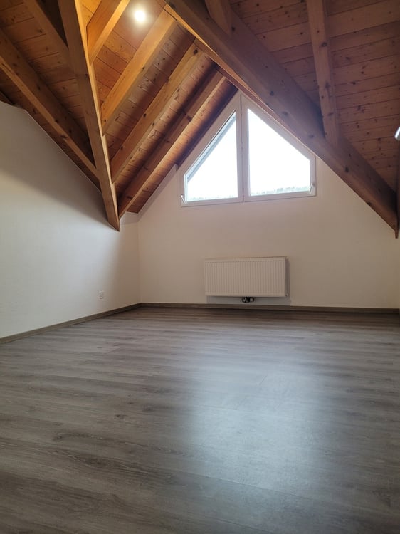 Attique en duplex de 107 m2 au 3ème étage, sans ascenseur 2