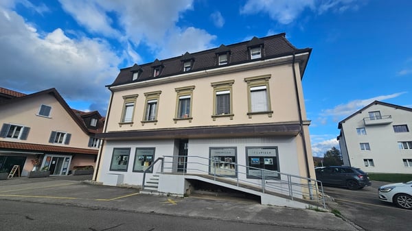 Lot à vendre - Surface commerciale et appartement de 4.5 pièces 1