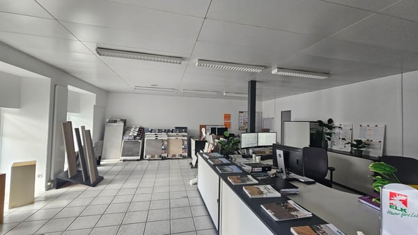 Lot à vendre - Surface commerciale et appartement de 4.5 pièces 5