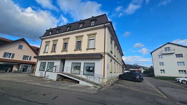 Lot à vendre - Surface commerciale et appartement de 4.5 pièces 11