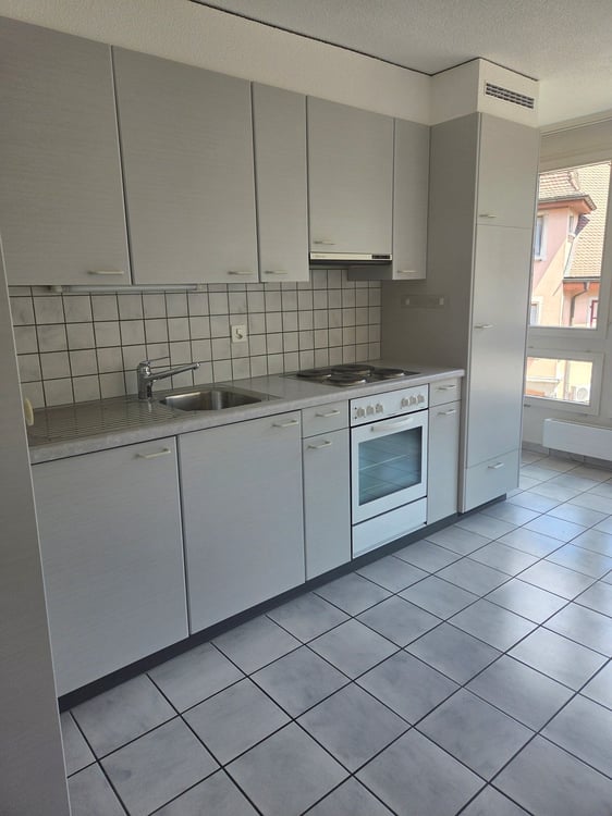 Studio de 40 m2 au 2ème étage, avec ascenseur 1