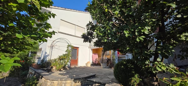 À deux pas de la vieille-ville, une maison à réinventer 9