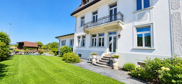 Propriété familiale avec SPA, piscines et multiples possibilités ! 1