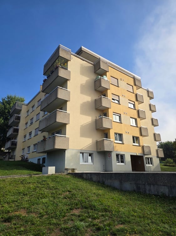 Appartement de 4 pièces au 3ème étage avec ascenseur 2
