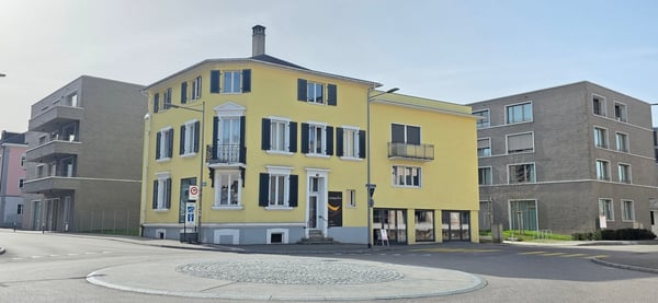 Rare à la location - 3.5 pces entièrement meublé 1