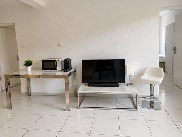 Rare à la location - 3.5 pces entièrement meublé 7