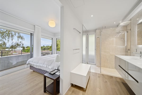 Villa d'architecte avec vue et piscine 12