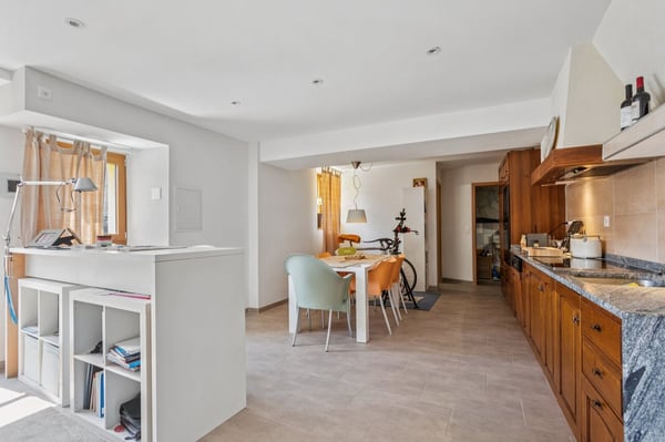 Immeuble mixte avec restaurant- Excellent potentiel de rendement 11