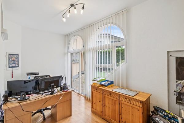 Belle propriété avec trois appartements et vue lac exceptionnelle 11