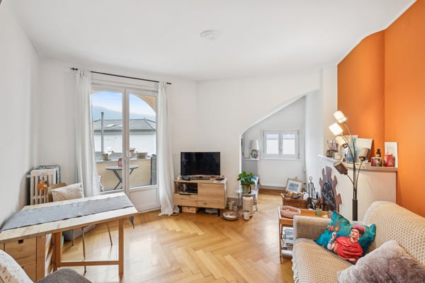 Belle propriété avec trois appartements et vue lac exceptionnelle 12