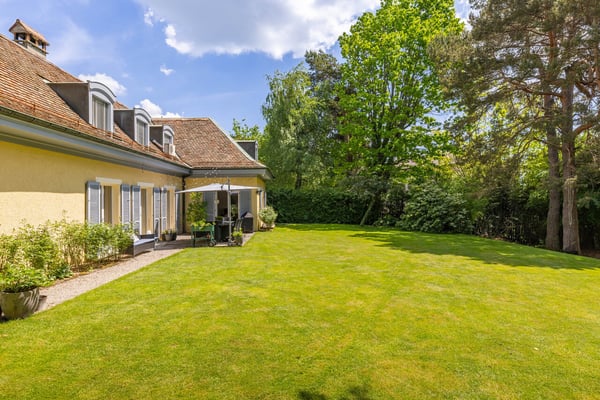 Maison de charme à Lausanne - Un écrin de verdure au coeur de la ville 8