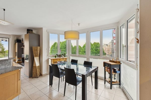 Lumineux 4.5 pièces de 106 m2 avec balcon 3