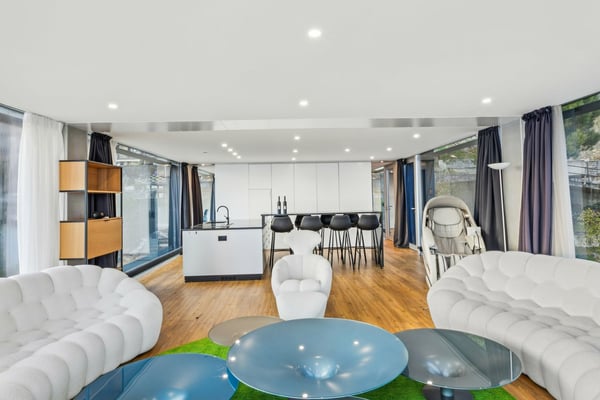 Chef-d'OEuvre au coeur de la Riviera ! Vue à 360, à 10 minutes de Vev 6