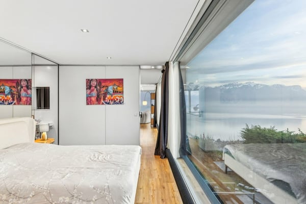 Chef-d'OEuvre au coeur de la Riviera ! Vue à 310, à 10 minutes de Vev 9