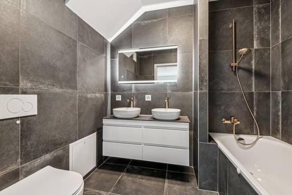 Entre lac et vignes : une villa moderne au charme irrésistible 13