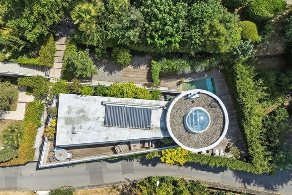 Villa d'architecte avec vue et piscine 4