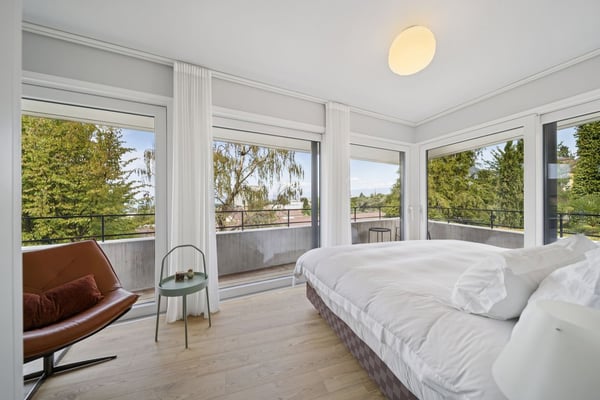 Villa d'architecte avec vue et piscine 10