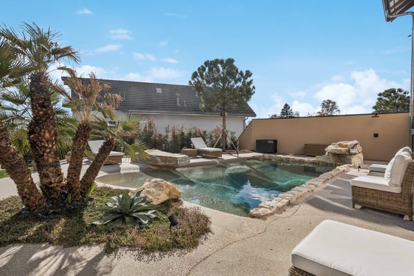 Propriété d'exception avec piscine & SPA 2
