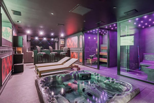 Propriété d'exception avec piscine & SPA 12