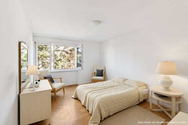 Spacieux appartement à rénover au centre de Chailly 5