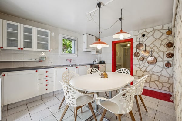 Maison de caractère dans un environnement privilégié 13