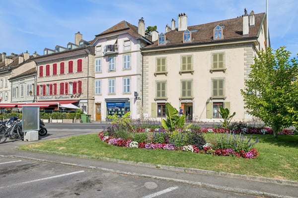 Opportunité d'investissement rare au centre-ville avec vue sur le lac 2