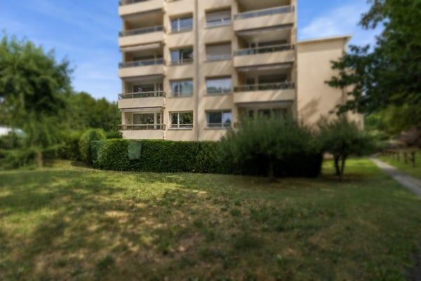 Un appartement lumineux offrant un magnifique potentiel 8