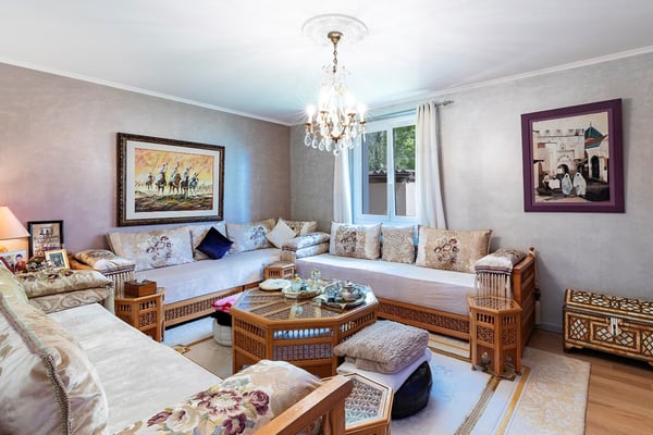 Magnifique propriété de 8.5 pièces avec grande terrasse et jardin 7