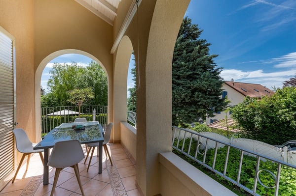 Magnifique propriété de 8.5 pièces avec grande terrasse et jardin 7