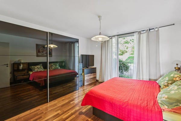 Lumineux 2.5 pièces avec 100 m² de jardin. 9