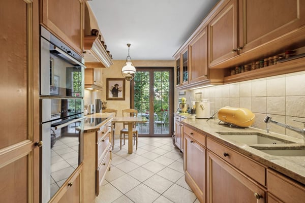 Maison familiale de 6 pièces sur une généreuse parcelle 10