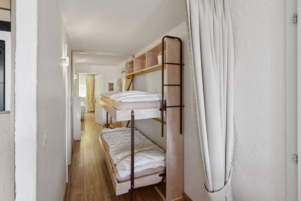 Splendide double appartement rénové avec piscine intérieure 10
