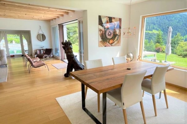 Spacieux chalet avec piscine chauffée et vue imprenable sur les Alpes 12