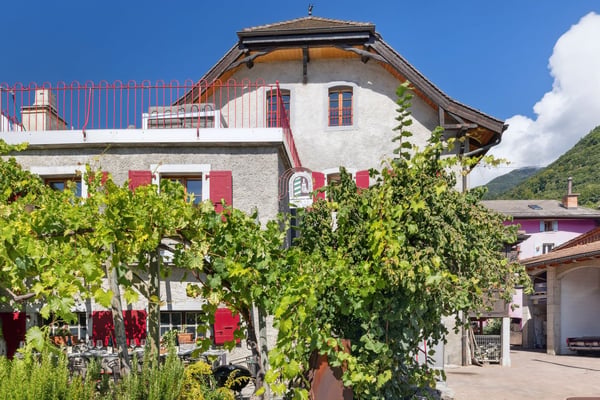 Rare! dans le village d'Ollon authentique maison vigneronne & anne 4
