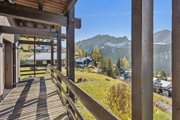 Chalet mitoyen en triplex 4 chambres situé à 200m du téléski 5