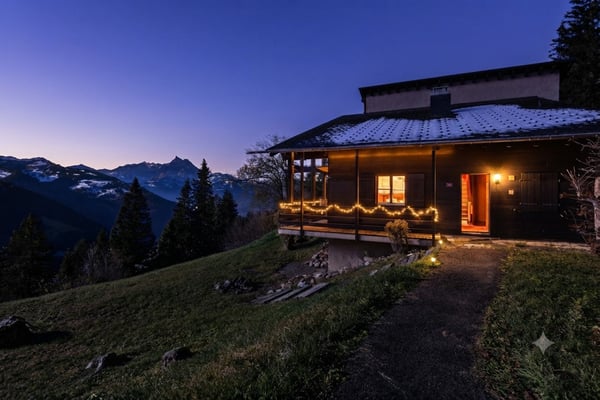 Chalet mitoyen en triplex 4 chambres situé à 200m du téléski 2