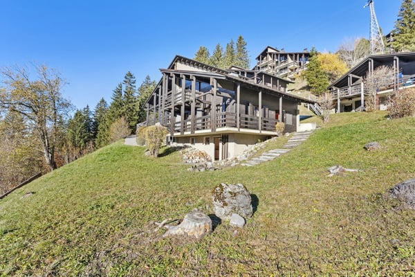 Chalet mitoyen en triplex 4 chambres situé à 200m du téléski 2