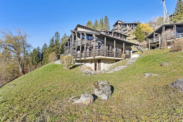 Chalet mitoyen en triplex 4 chambres situé à 200m du téléski 2