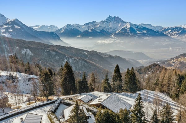 Chalet Frimaire: propriété d'exception au centre de la station 10