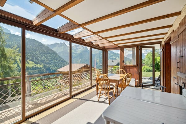 Spacieux chalet familial, salle de billard, carnotzet, vue panoramique 12